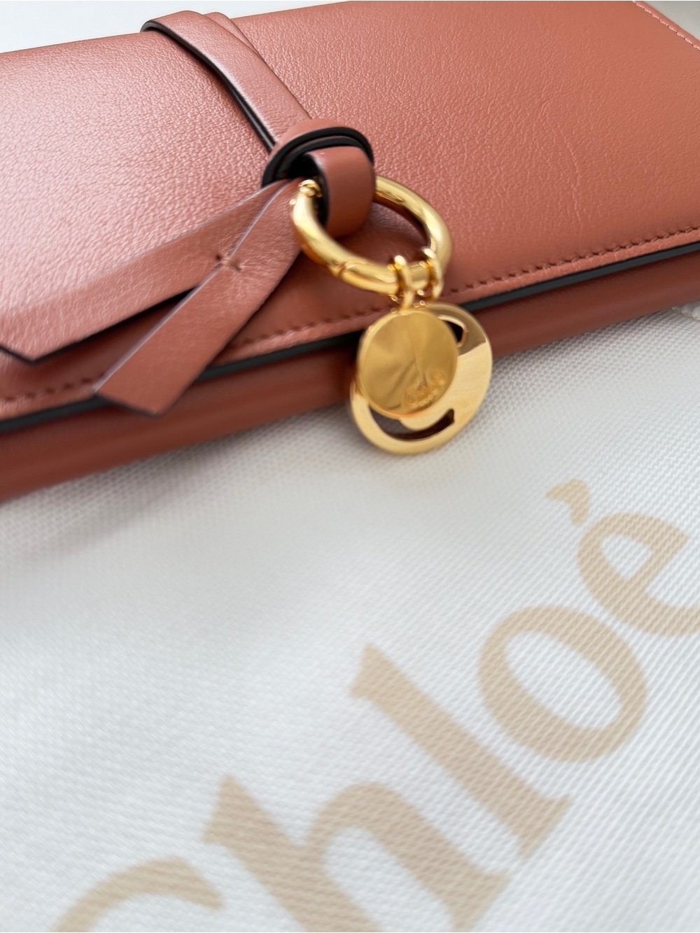 Chloé Cognac Leather Wallet with Signature Gold Ring - Picture 2 of 16